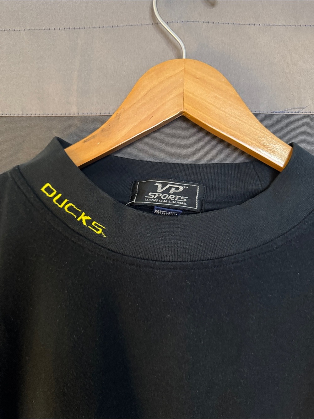 Sun Bowl Crewneck Tee with Yellow 'Oregon Ducks' Detail - Picture 3 of 4